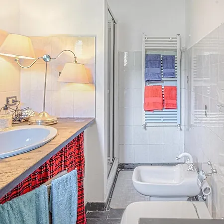 2 Bedroom Stunning In *