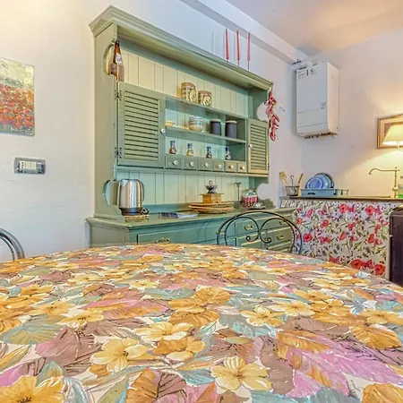 Lovely In With Kitchen * Uscio